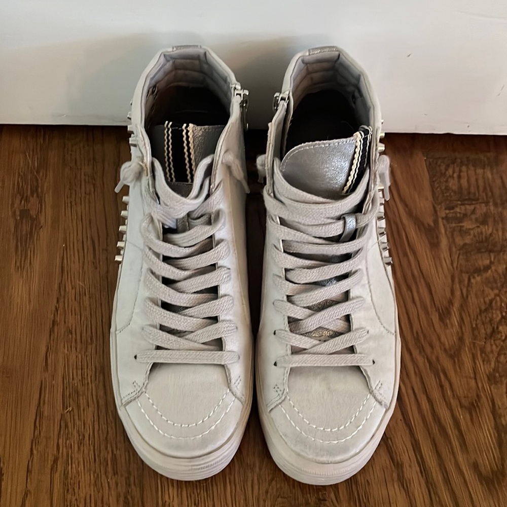 Mid-rise embellished star sneakers